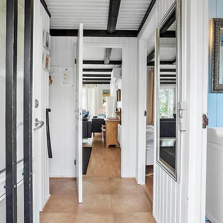 بيت للعطل R951-rodvig-stevns-strandlaugsvej-17 *